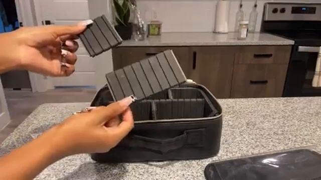 Портативная женская косметичка с зеркалом и подсветк? смотреть онлайн