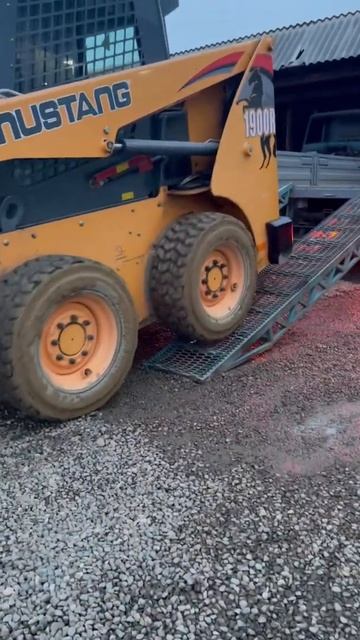 #погрузкатрактора#экскаватор#погрузчик#сходни#перево смотреть онлайн