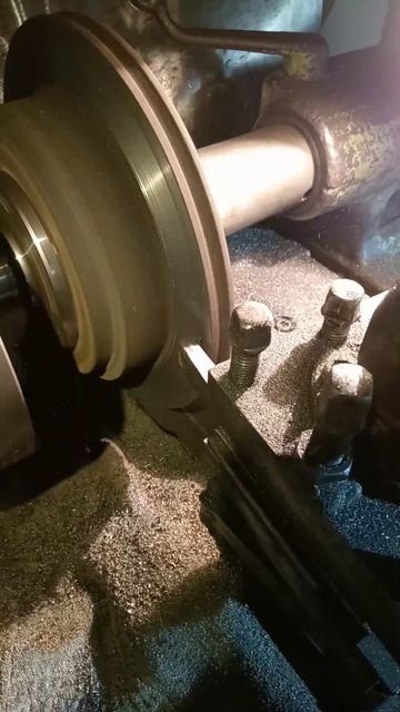 Проточка тормозного диска на токарном станке 1К62 смотреть онлайн