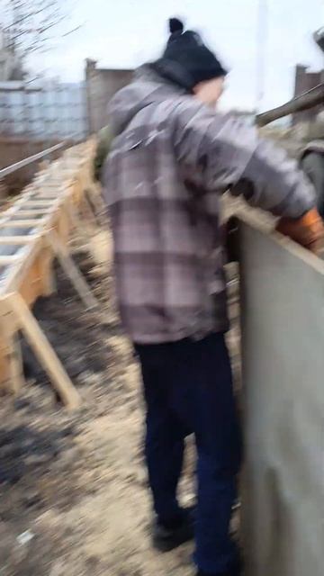 Приехал МИКСЕР секунды до заливки #стройка #бетон смотреть онлайн