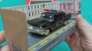 Машинка. Советская, ГАЗ-13 в милицейском варианте.