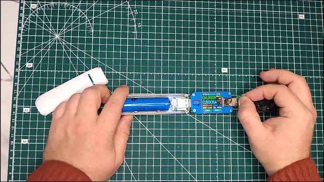 Компактний міні корпус із захистом Power Bank 18650. Тести на смотреть онлайн