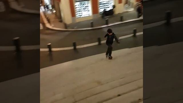 Downstairs on rollers back forward спуск по лестнице на роликах спино смотреть онлайн