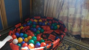 Сухой бассейн с шариками