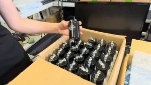 Новые конденсаторы 1000мкФ * 450 вольт с креплением.
