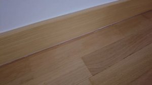 трещина плинтус-пол