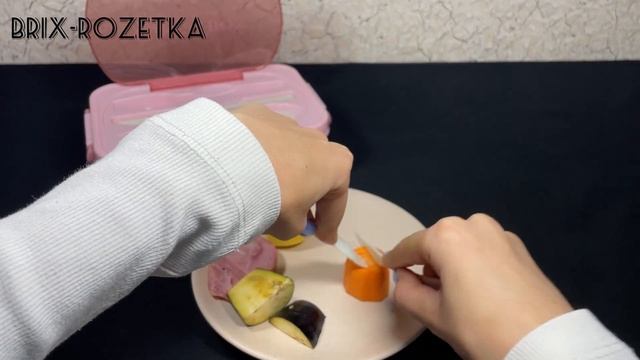 Універсальний ланч бокс з набором приладів, герметичн смотреть онлайн