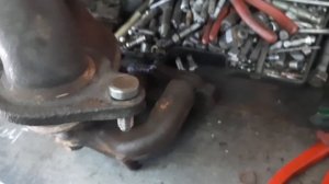 замена болтов крепления гофры к коллектору.