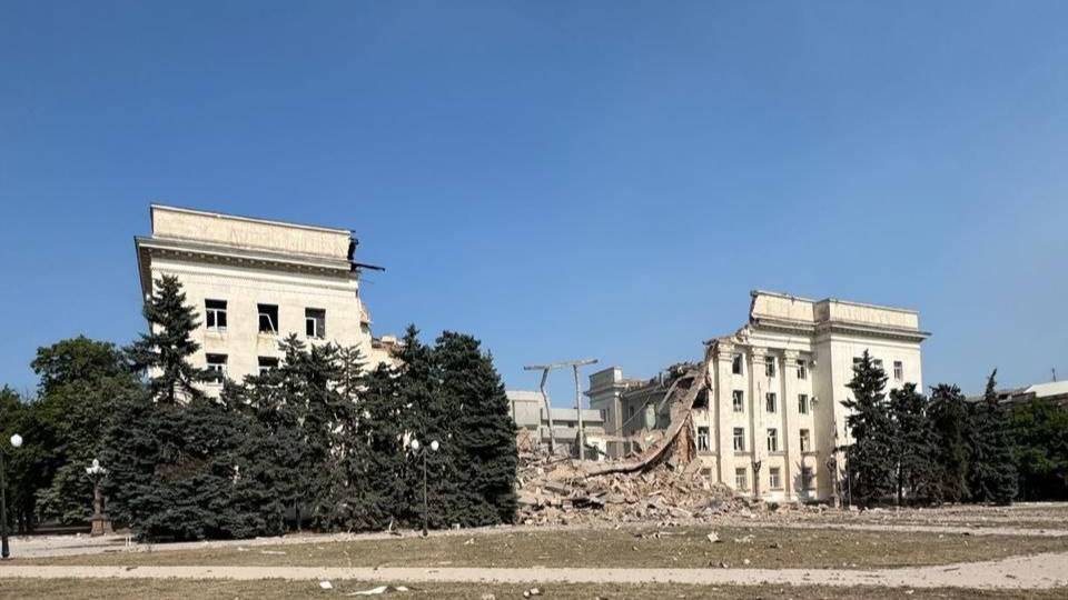 Удар по Херсонской областной администрации.