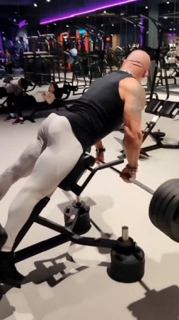 Гиперэкстензия с весом 100 кг на 10 раз💪💪💪