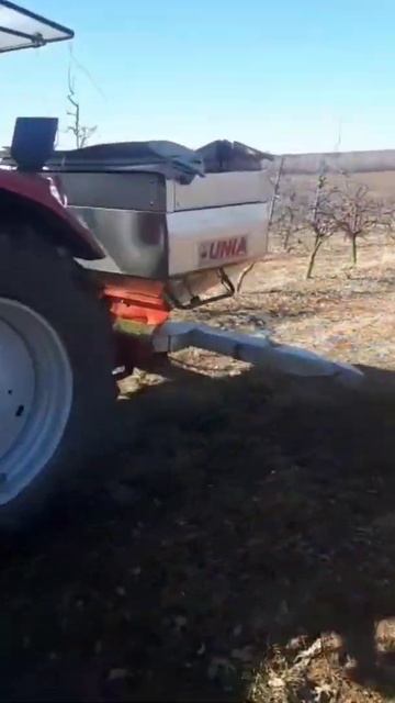 UNIA MS SAD - навесной садовый разбрасыватель с прикорневы смотреть онлайн