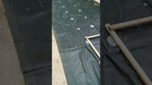 Размечаю спанбонд для будущей грядки клубники.