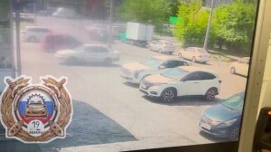 В Абакане четырёхлетняя девочка попала под колеса автомобиля