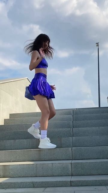 ШАФФЛ НА ЛЕСТНИЦЕ ✨ #dance #танцы #shuffledance #shorts смотреть онлайн