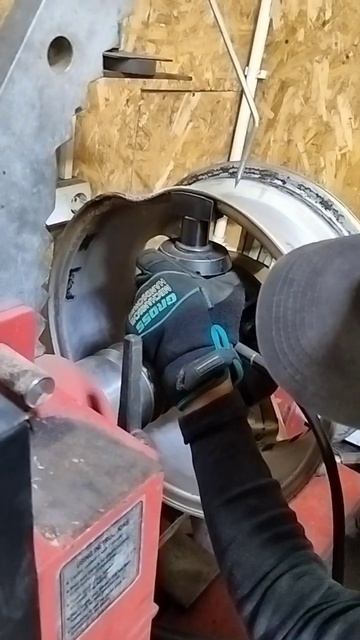 Правка литых дисков смотреть онлайн