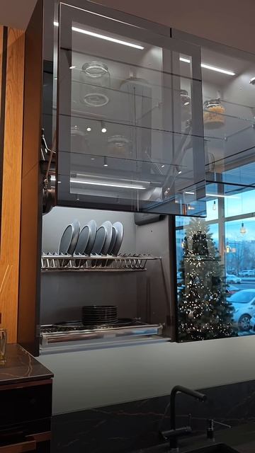 Шкаф открывается сам смотреть онлайн