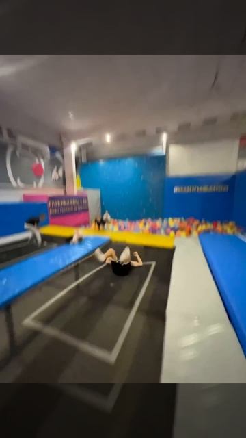 на 100 лайков будет супер фейл😨 #рекомендации #батут #с? смотреть онлайн