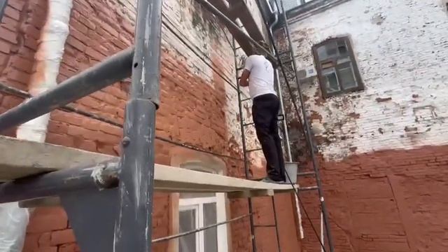 Покраска старого кирпичного дома. Видео безвоздушный смотреть онлайн