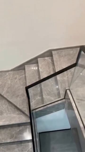 Мраморная лестница #мрамор #мраморные #лестницы #лестн смотреть онлайн