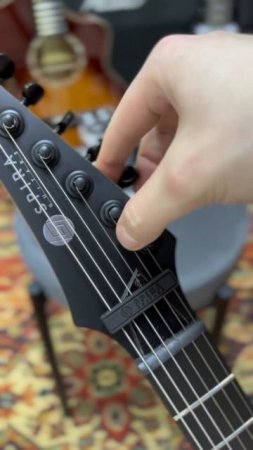 ЧТО ПОДАРИТЬ ГИТАРИСТУ, У КОТОРОГО ВСЁ ЕСТЬ? | SKIFMUSIC.RU
