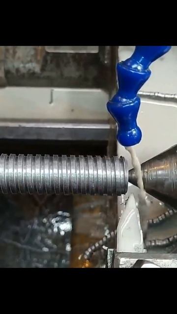 Вот так нарезается трапеция на токарном станке. СТАНК? смотреть онлайн