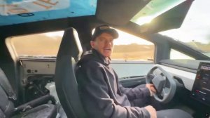 WhistlinDiesel: Кибертрак Whistlindiesel Тест на Прочность №2