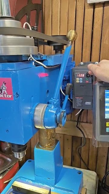 Ремонт сверлильного станка 2Г106П (3-я часть) смотреть онлайн