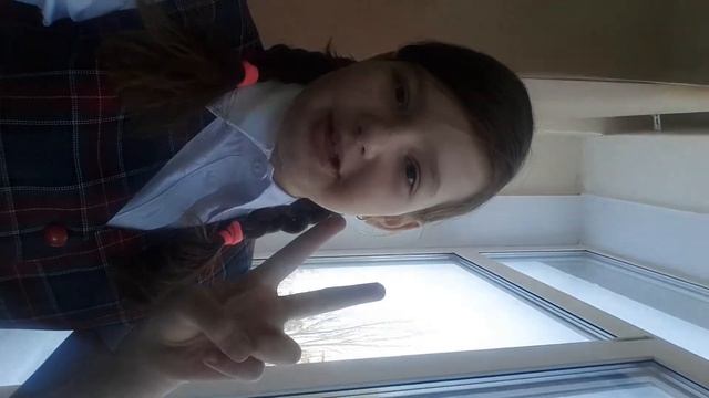 . Челлендж Угадай что под стаканом смотреть онлайн