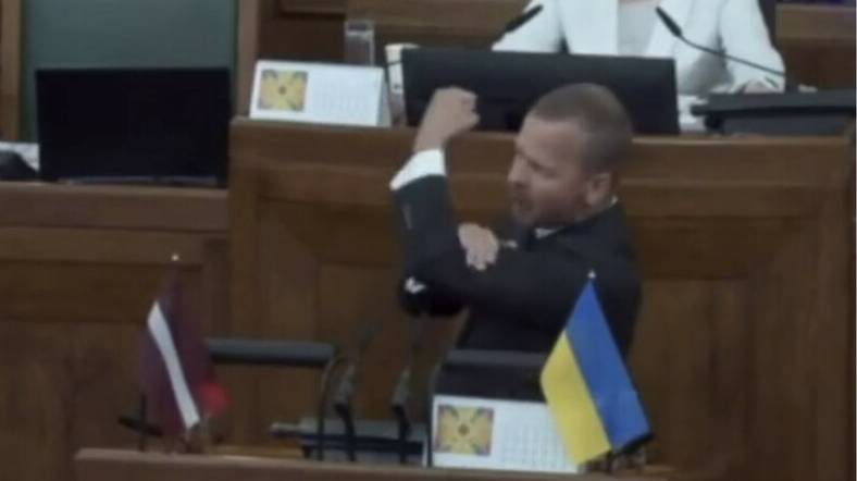 Депутат Сейма Латвии послал все правительство русофобов на русском языке!
