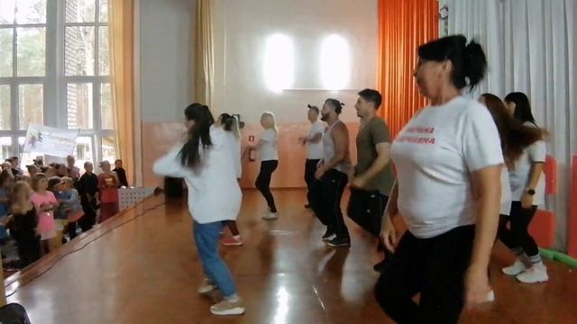 СУПЕР ТАНЕЦ ОТ ВОСПИТАТЕЛЕЙ. смотреть онлайн