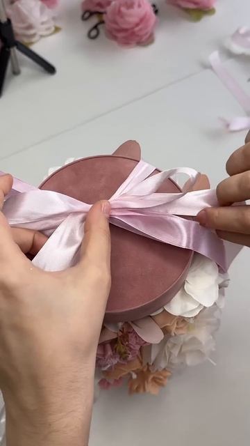 КОРОБКА СО СВЕЧАМИ ДЛЯ ПОДАРКА И УКРАШЕНИЯ #подароксвоимируками #цветочныекомпозиции #декор смотреть онлайн