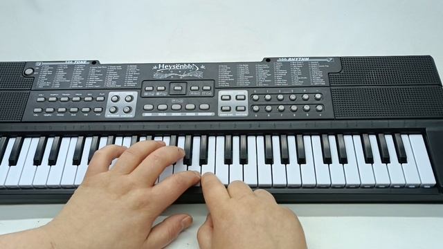 Орган Shantou Keyboard 5 октав, 61 клавиша, с микрофоном, черный смотреть онлайн