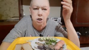 мукбанг / гречка с сардельками