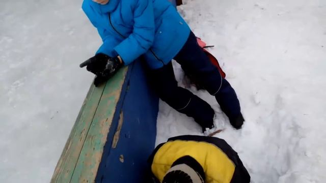 Пещера из снега смотреть онлайн