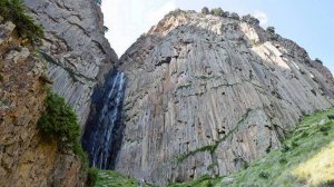 Женщина погибла при падении со смотровой площадки в горах Кавказа