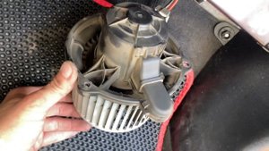 Как поменять вентилятор печки. KIA CEED ED 2011г.