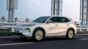Новый кроссовер Geely Galaxy Starship 7 начнут продавать в России