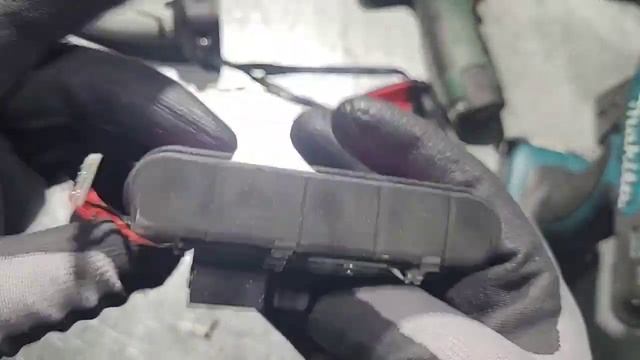 Шуруповерт искрит и не работает что делать? Диагности?