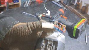 Триммер gardena как снять катушку?