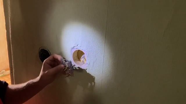 Поставяне (монтаж) на двоен контакт смотреть онлайн