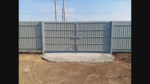 Сварил и смонтировал распашные ворота . Замедленная съёмка .