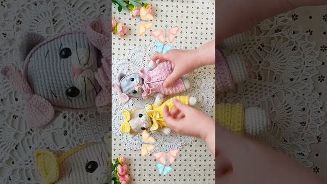 Милые котята в комбинезонах крючком #crochet #котята #амигуруми #вязание #игрушкикрючком