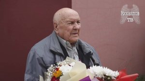 В День Победы у дома фронтовика Ивана Ивановича Паршина устроили концерт