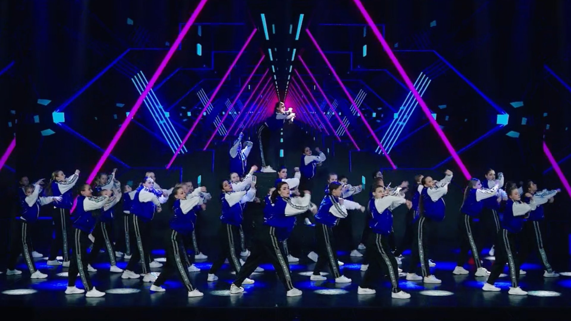 Яркий хип-хоп танец абракадабра от студии Todes смотреть онлайн