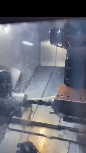 Токарный станок с ЧПУ в работе. смотреть онлайн