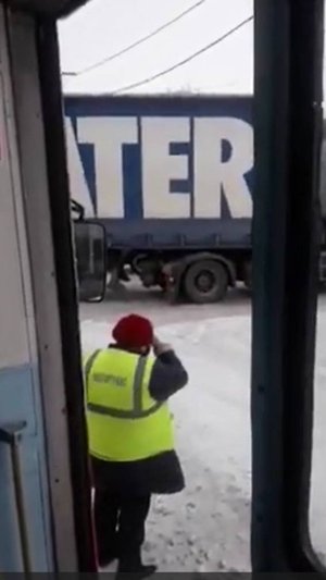 Какая взаимовыручка! А где бы мне взять таких людей в жизни?