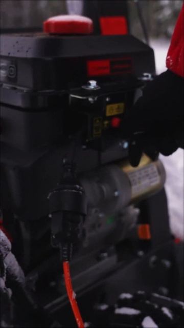 Как запустить снегоуборщик от сети 220В #evoline #снегоубор смотреть онлайн