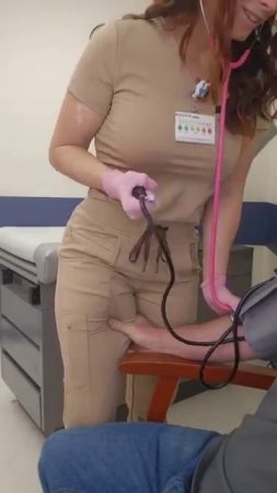 МУЗЫКА ТОП 1 СЛУШАТЬ
How NOT to keep your BP low. #nurse #scrubs #redhead #bloodpressure