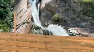 Двухметровый забор вокруг водопада в Дагестане после скандала начали разбирать