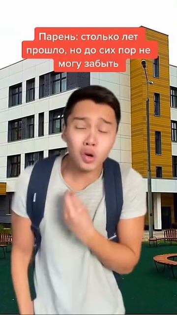 Парень Разбил Школу Молотком ! Подпишись 👇 смотреть онлайн